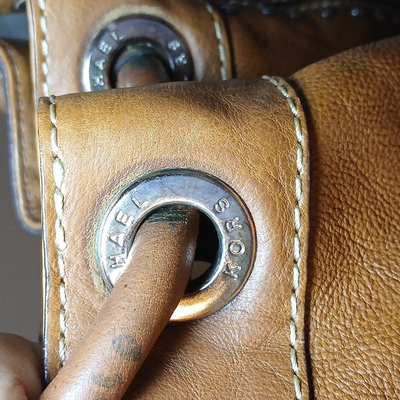 Michael Kors Astor Studded X-Large Ring Tote โ Tan Leather | Edgy & Iconic ๐คโจ - Picture 15 of 15